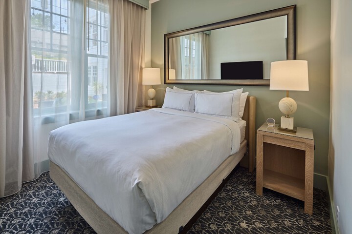 Room 42 of 83