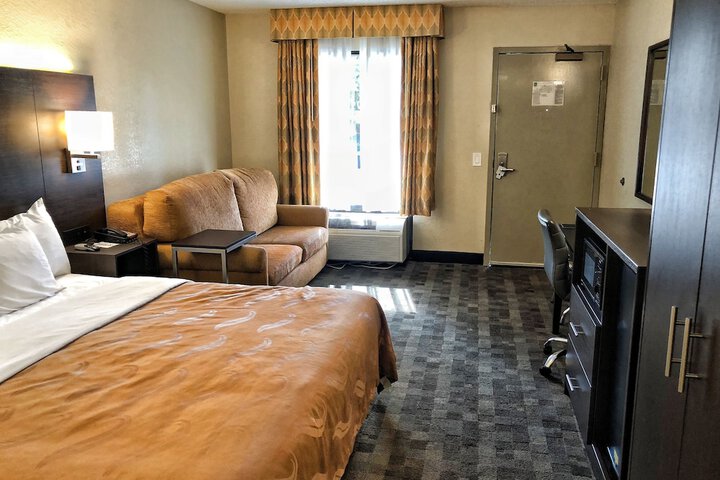 Room 11 of 21