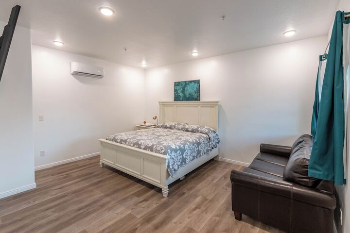 Hurricane Hideaway Lodging