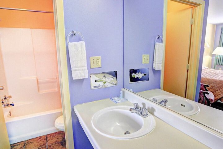 Room 15 of 15