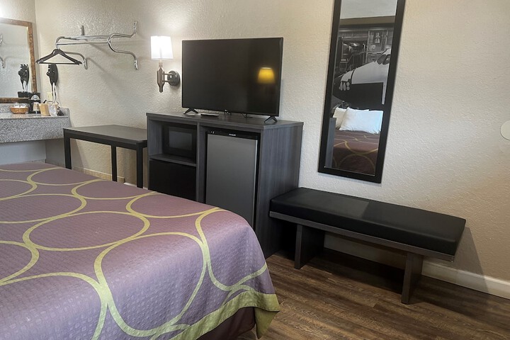Room 31 of 35