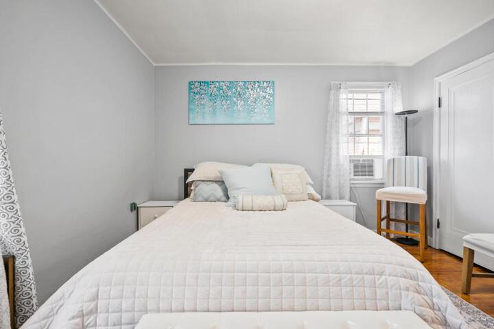 Large apartment with multiple sleeping options