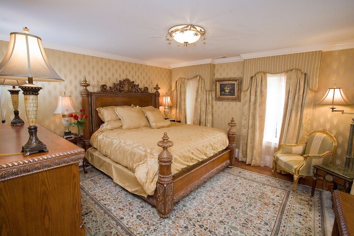 Room 25 of 80