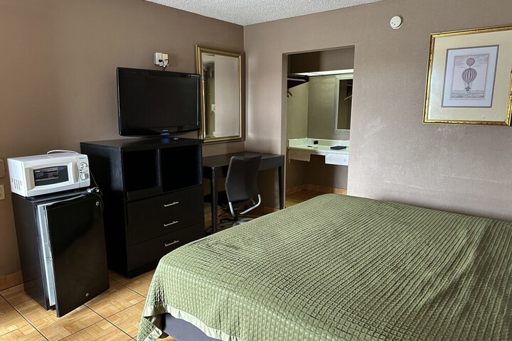 Room 9 of 21