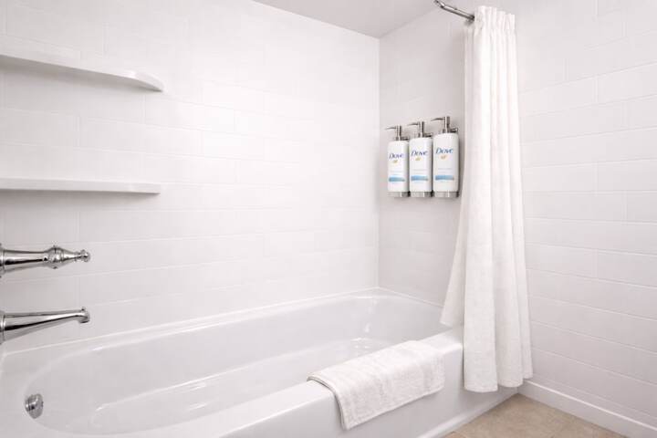 Holiday Inn Express Hotel & Suites St. Paul-Woodbury by IHG