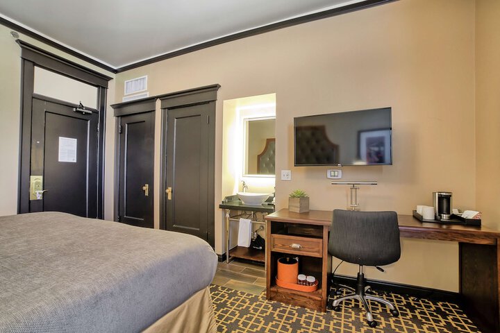 Room 14 of 62
