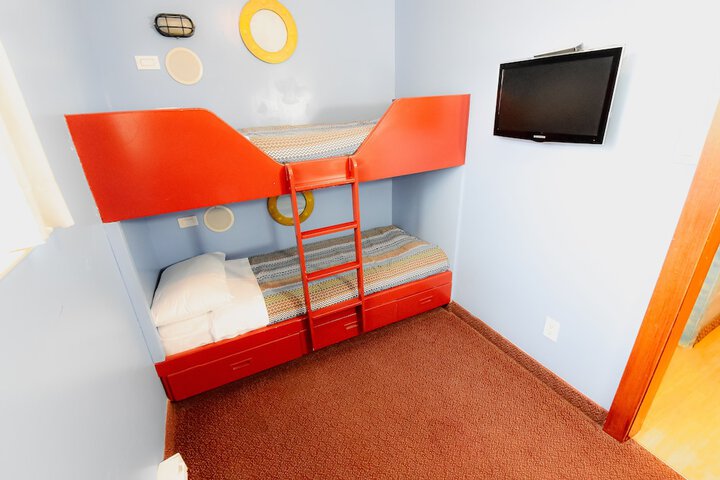 Room 41 of 65