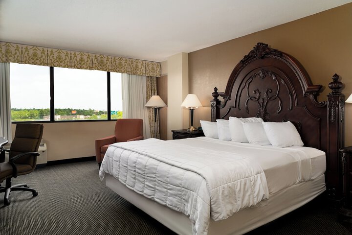 Room 15 of 32