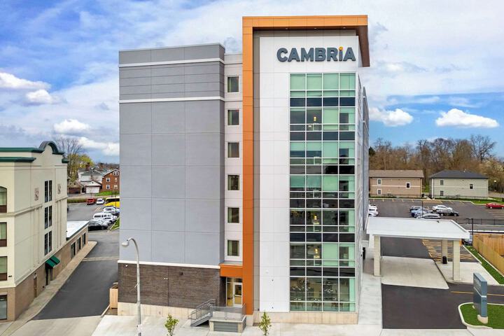Cambria Hotel Niagara Falls