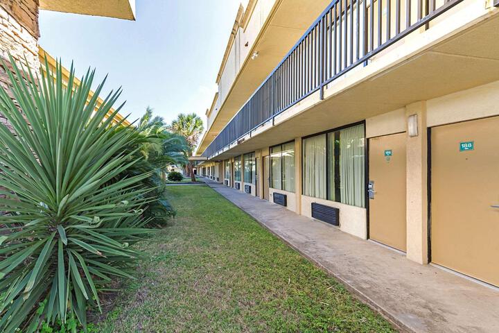 Econo Lodge Baytown