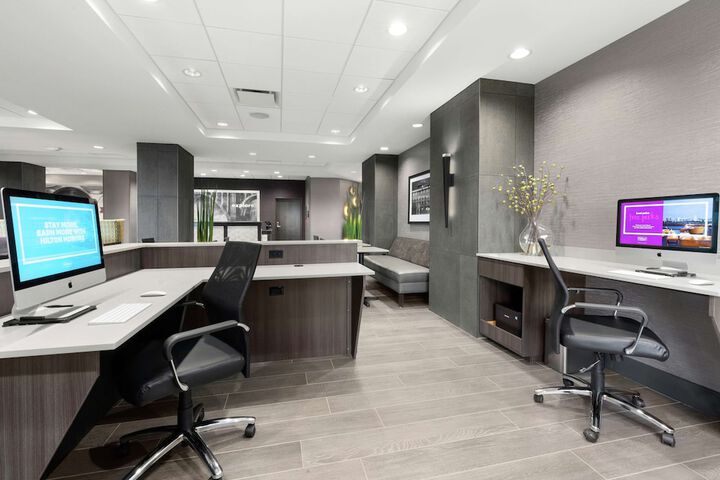 Business Center 63 of 65