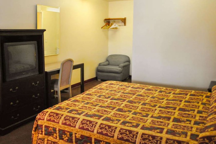 Room 13 of 35