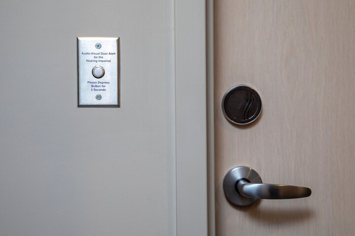 Room 38 of 62
