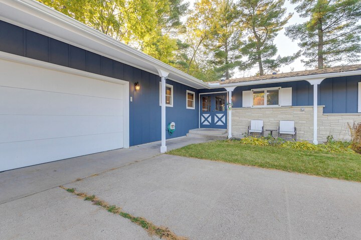 Antiquing & Fishing: Riverfront Waupaca Home!