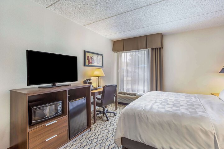 Burrstone Inn an Ascend Collection Hotel