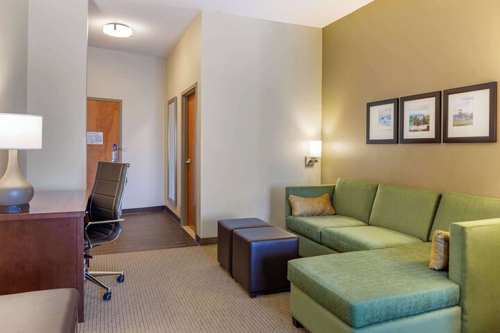 Room 28 of 34