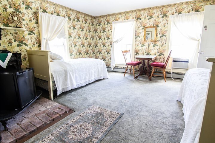 Aiken Manor B & B