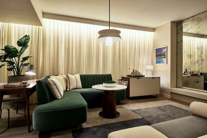 Room 25 of 51
