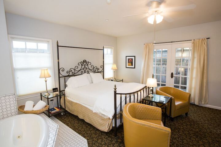 Room 51 of 74