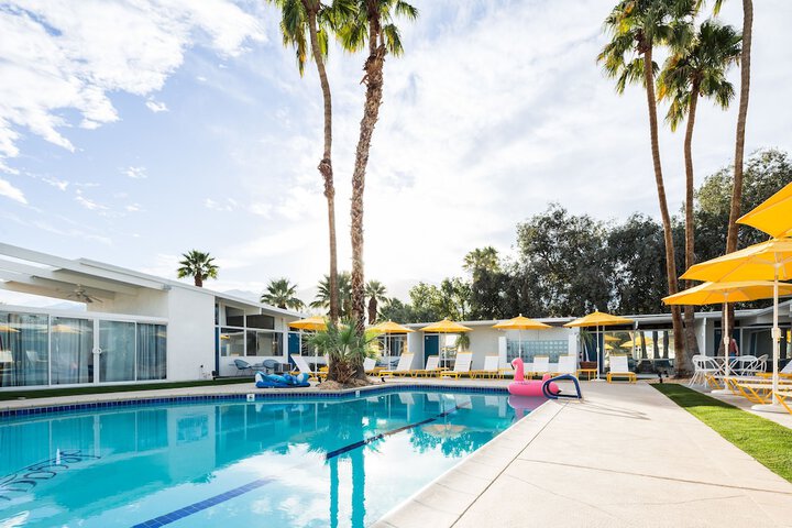 Pool 20 of 104