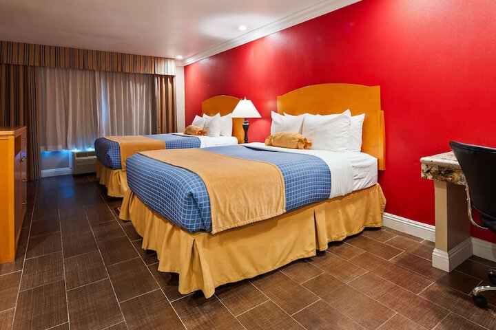 Room 27 of 32