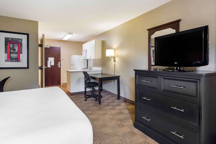 Room 19 of 28