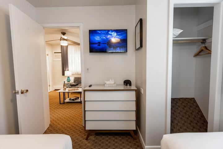 Room 28 of 78