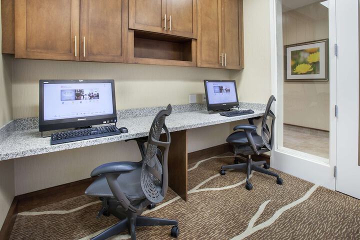 Business Center 23 of 25