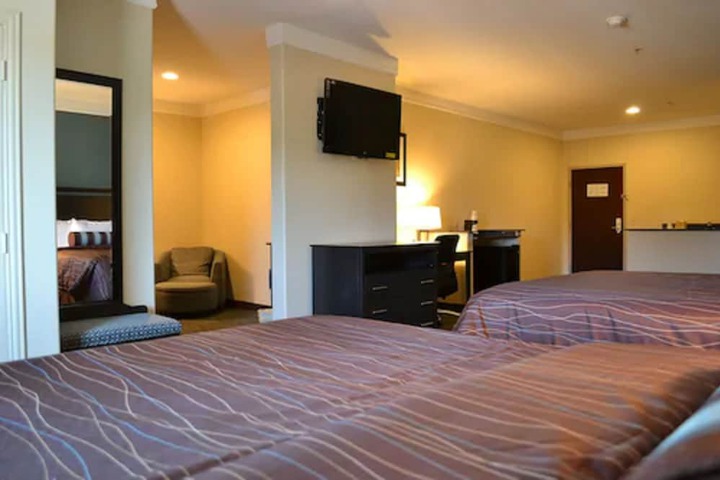 Room 16 of 46