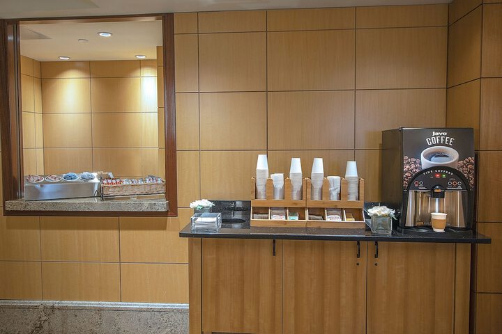 Breakfast/Coffee Service 28 of 32
