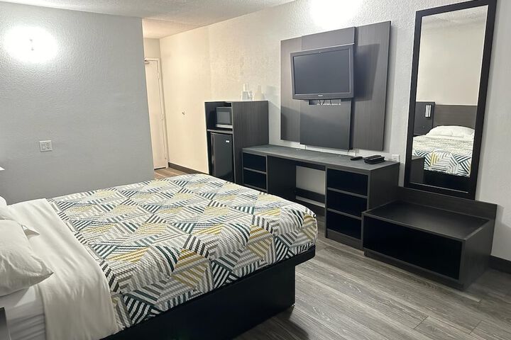Room 11 of 40