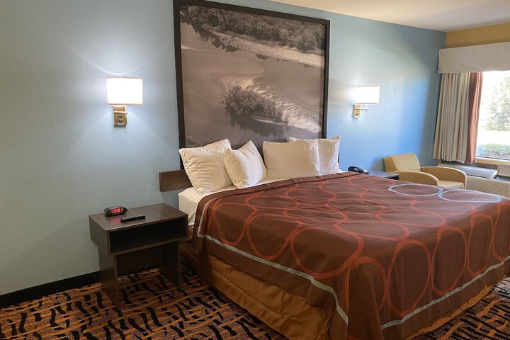 Room 30 of 34
