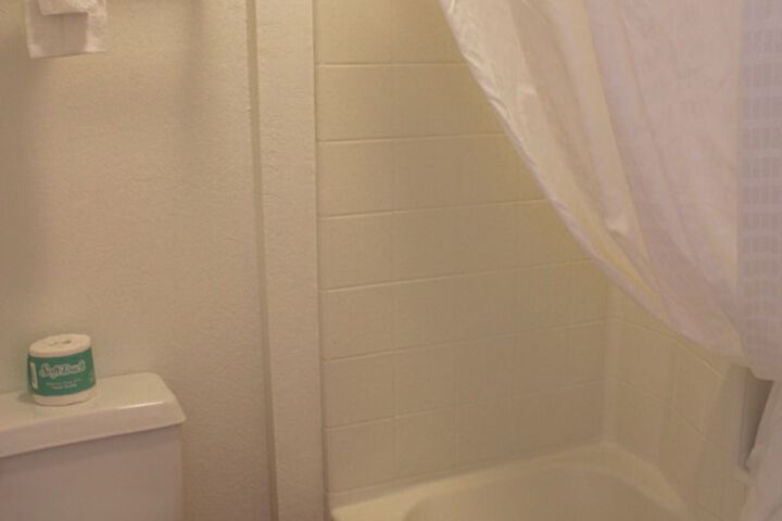 Room 17 of 44