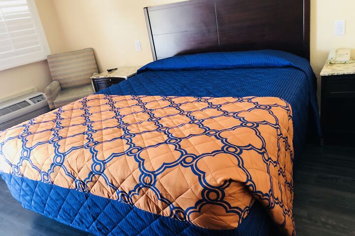 Room 14 of 19