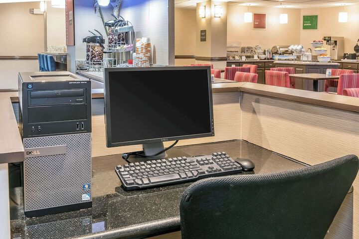 Business Center 105 of 107