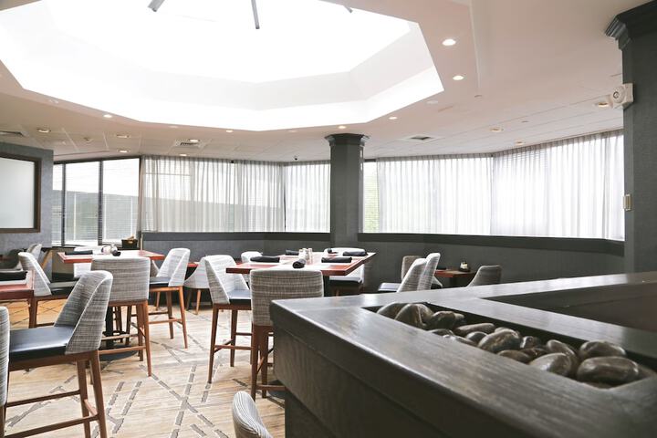 Lounge 53 of 60