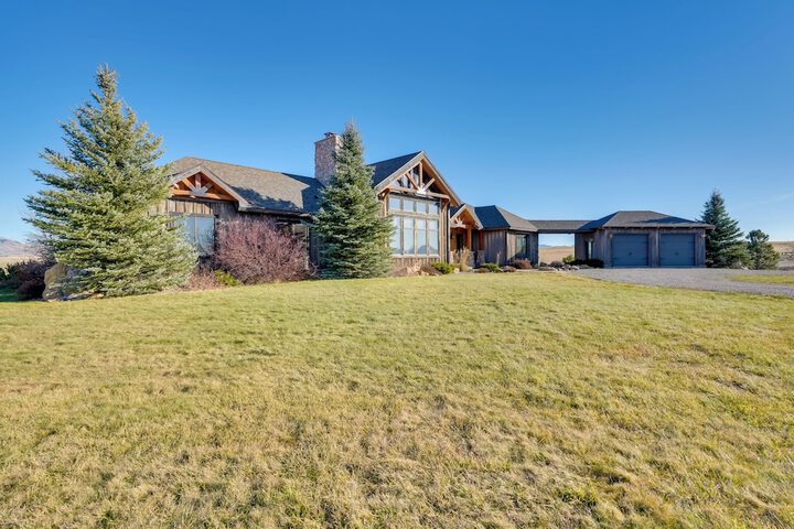 free Spirit Ranch w / Hot Tub & Mountain Views
