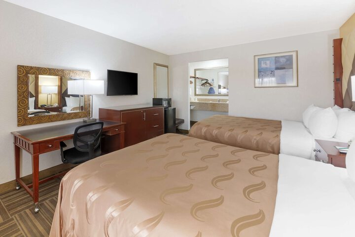 Room 25 of 81