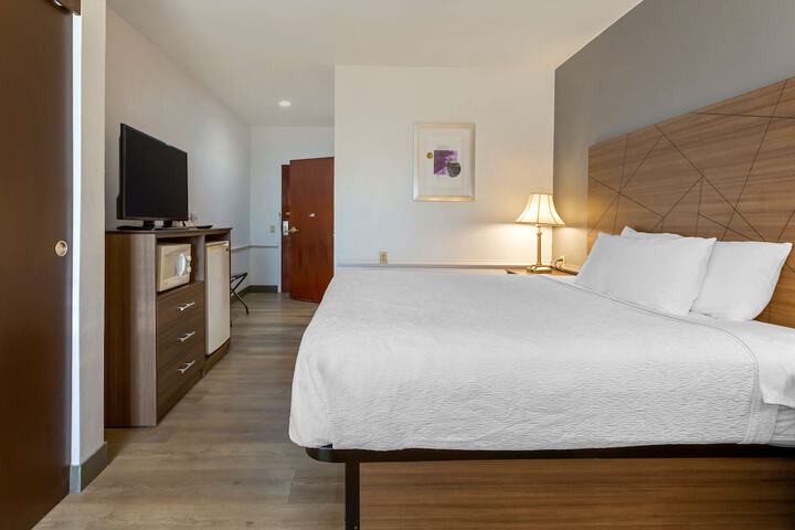 Room 28 of 44