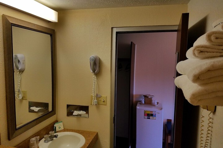 Room 18 of 32