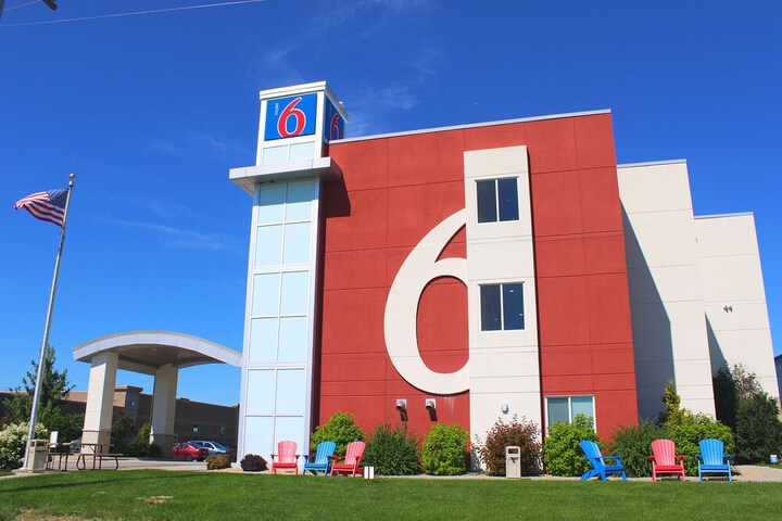 Hotel 4 of 53