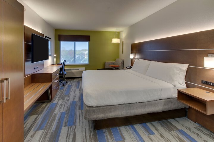 Room 44 of 77