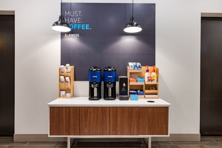 Holiday Inn Express & Suites Lincoln Downtown by IHG