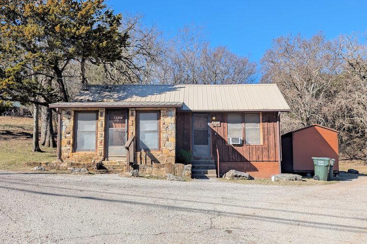 Cedarvale Cabins at Turner Falls