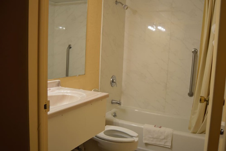 Travelers Inn
