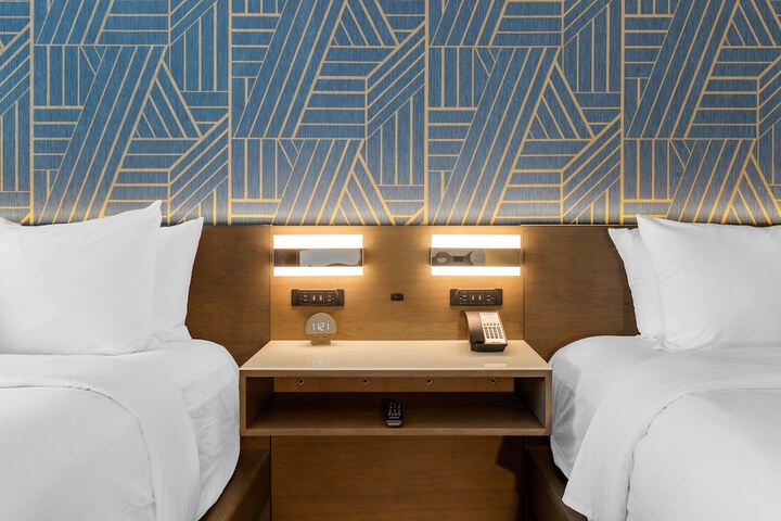 Room 25 of 54