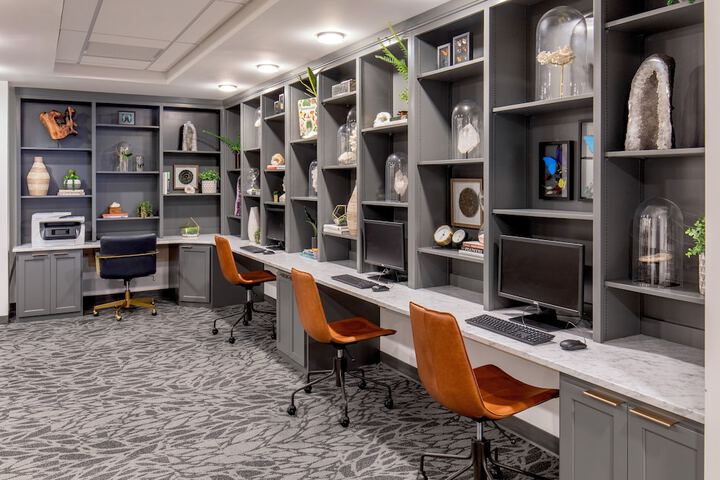Business Center 37 of 39