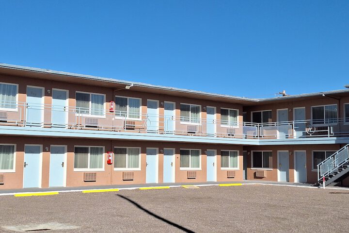 Leisure Lodge Motel