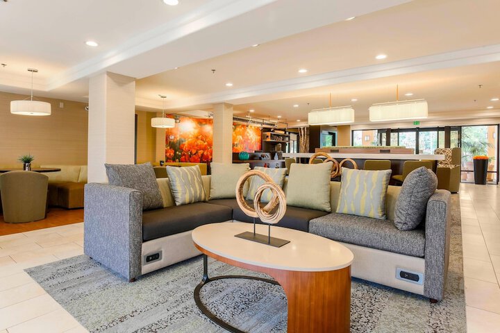 Courtyard by Marriott San Diego Del Mar / Solana Beach