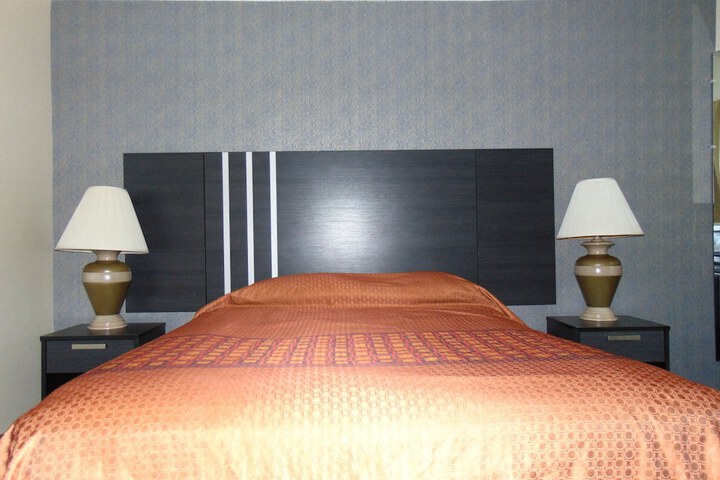 Room 17 of 30